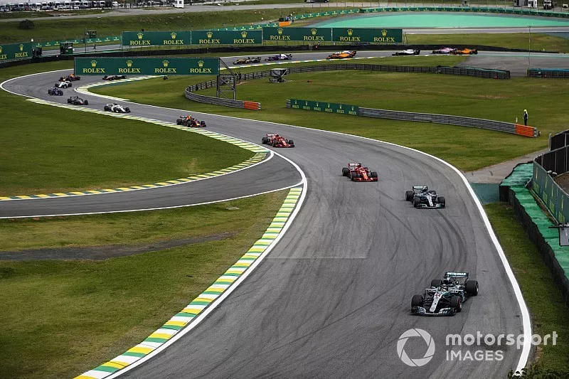 Lewis Hamilton, Mercedes AMG F1 W09, Valtteri Bottas, Mercedes AMG F1 W09, Sebastian Vettel, Ferrari SF71H, Kimi Raikkonen, Ferrari SF71H, Max Verstappen, Red Bull Racing RB14 Tag Heuer y el resto
