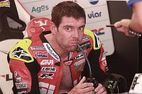 Crutchlow pasa por el quir&oacute;fano y lo publica