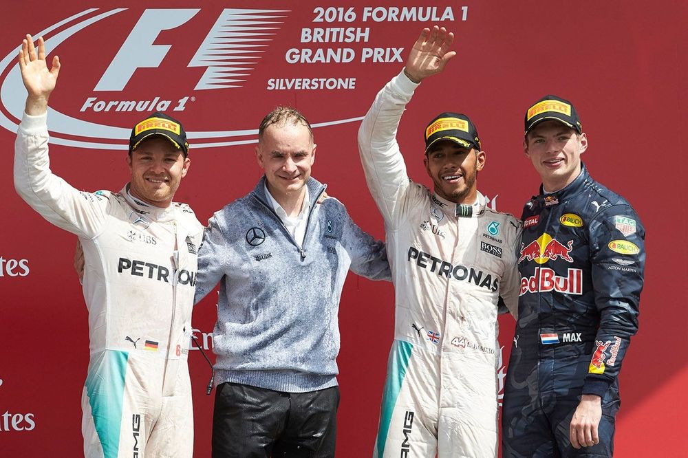 Podium: race winner Lewis Hamilton, Mercedes AMG, second place Nico Rosberg, Mercedes AMG, third place Max Verstappen, Red Bull Racing and John Owen, Chief Designer, Mercedes AMG