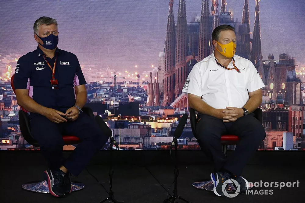 Otmar Szafnauer, Director del equipo y CEO, Racing Point y Zak Brown, Director Ejecutivo, McLaren 