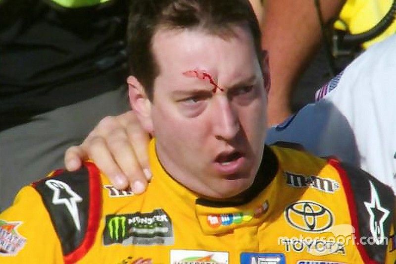 Kyle Busch, Joe Gibbs Racing Toyota despu&eacute;s de la pelea en pit road