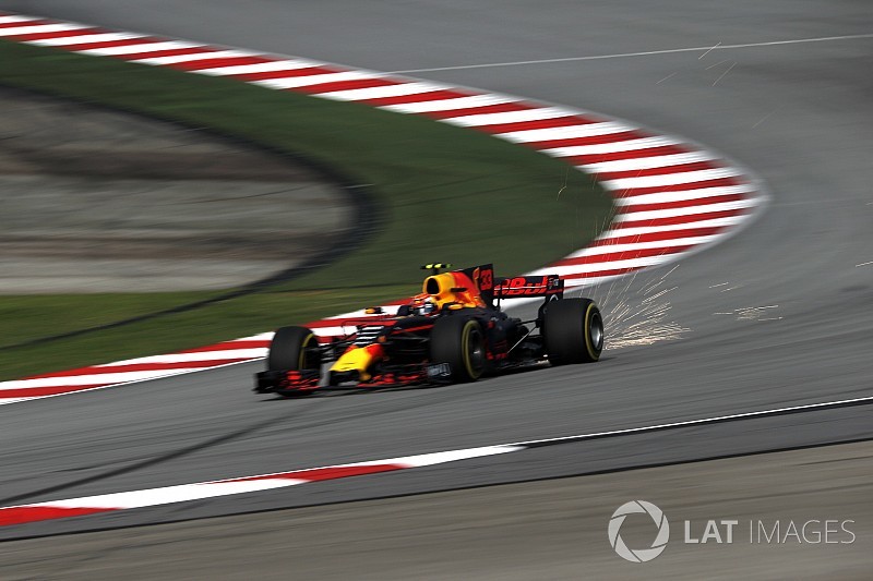 Terceiro, Verstappen aposta no ritmo de corrida da Red Bull