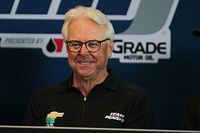 Jimmie Johnson puede cambiarse a  IndyCar "si tiene el deseo", dice Mears