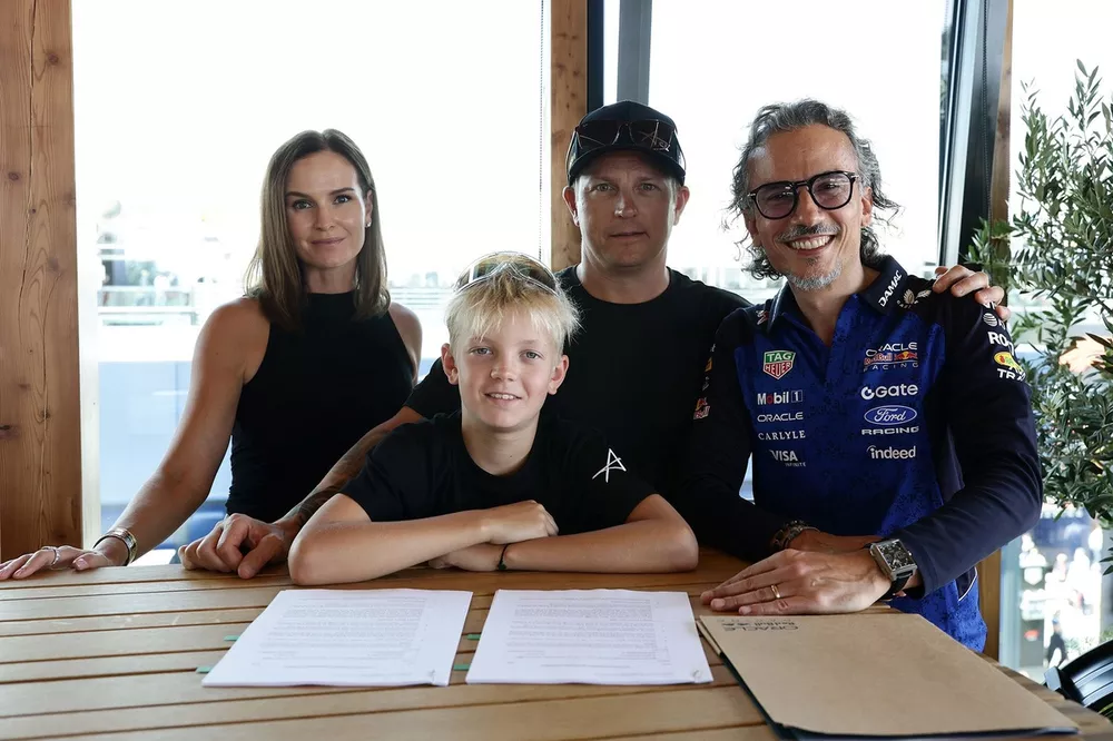 キミ・ライコネンの息子ロビンがレッドブル育成入り！ 11歳の”2代目