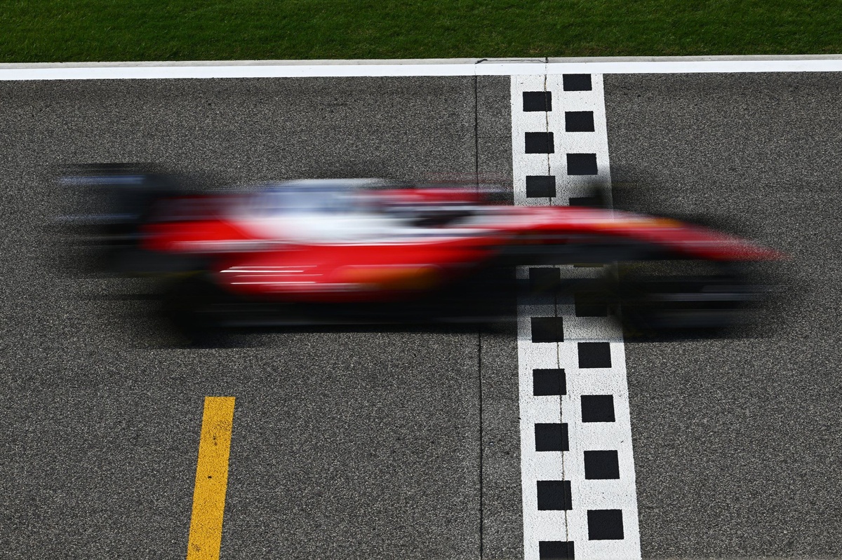 Los pilotos ya ven ventaja en Ferrari en las salidas de 2026: "Parecen muy fuertes"