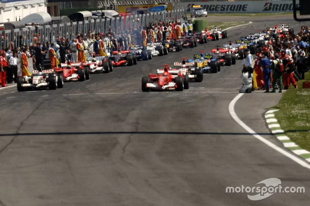 Start of pace lap