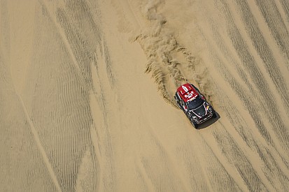 Latinos en el Dakar: Terranova lidera el ataque en coches