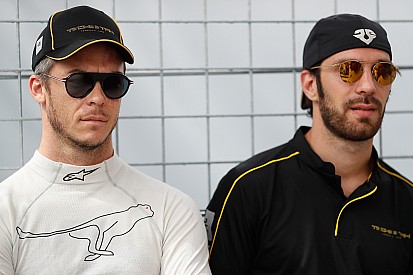 Lagi, pembalap Formula E didenda akibat pakaian dalam