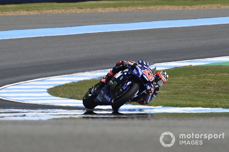 Viñales y Rossi lideran el primer ensayo libre en Buriram en plena crisis de Yamaha
