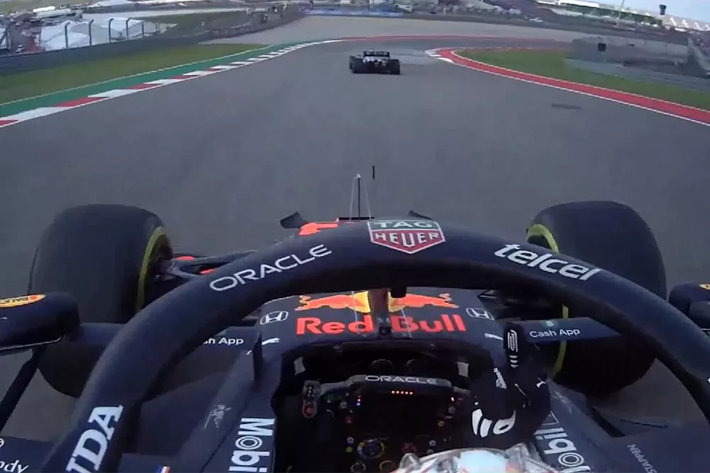 Max Verstappen, Red Bull Racing RB16B a bordo