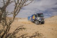 Sotnikow odpiera ataki