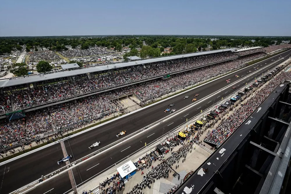 Alex Palou, Chip Ganassi Racing Honda, Rinus VeeKay, Ed Carpenter Racing Chevrolet, Felix Rosenqvist, Arrow McLaren Chevrolet, Felix Rosenqvist, Arrow McLaren Chevrolet, Scott Dixon, Chip Ganassi Racing Honda, Santino Ferrucci, A.J. Foyt Enterprises Chevrolet, start