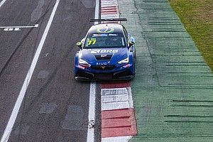 Reis supera Galid por 0s009 no primeiro dia do TCR Brasil em Rivera