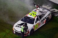 Byron gana la Daytona 500 en un final accidentado