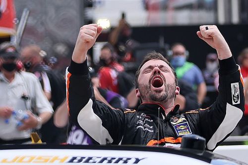 Josh Berry scores first NASCAR Xfinity Series win at Martinsville