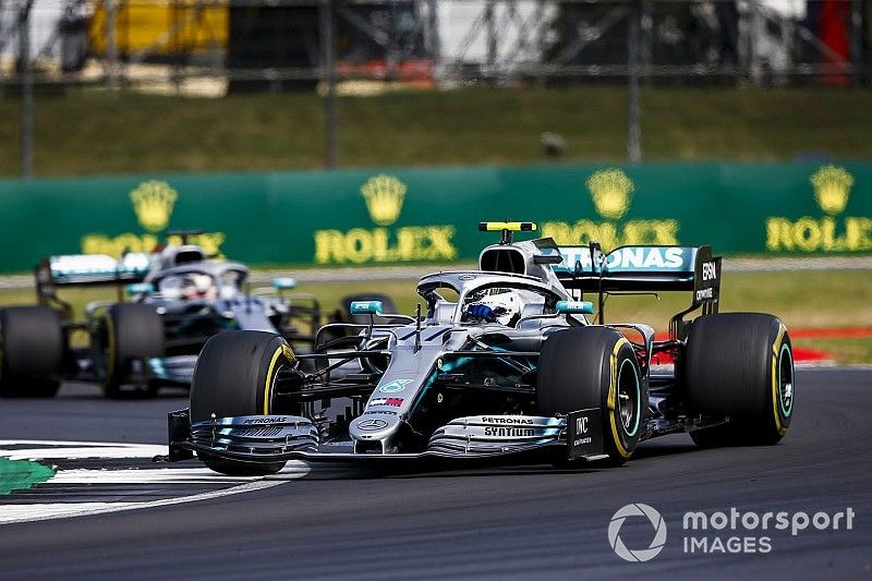 Valtteri Bottas, Mercedes AMG W10, leads Lewis Hamilton, Mercedes AMG F1 W10