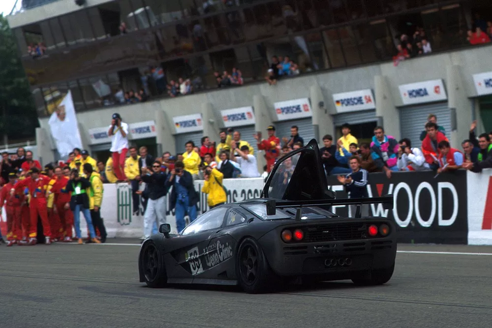 Race winner #59 Kokusai Kaihatsu Racing McLaren F1 GTR: Yannick Dalmas