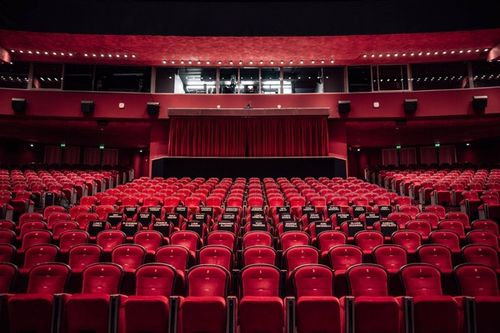 Los pilotos asisten a una proyecci&oacute;n privada de la pel&iacute;cula "F1", sin Verstappen