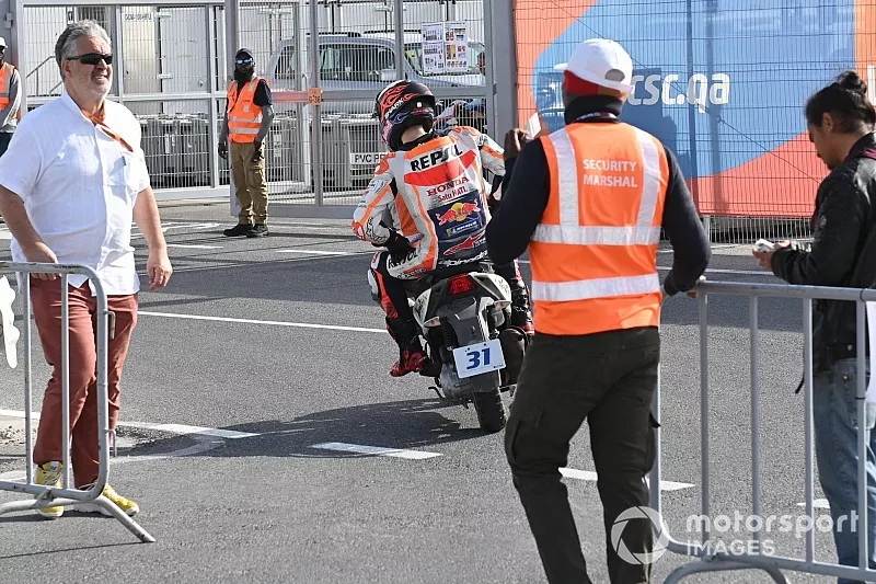 Jorge Lorenzo, Repsol Honda Team, despu&eacute;s de su ca&iacute;da
