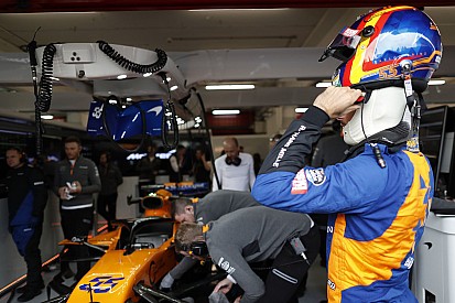 Garasi McLaren kebakaran di Barcelona