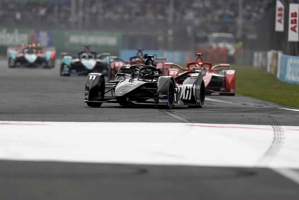 Lucas di Grassi, Venturi Racing, Silver Arrow 02, Jake Dennis, Andretti Motorsport, BMW iFE.21