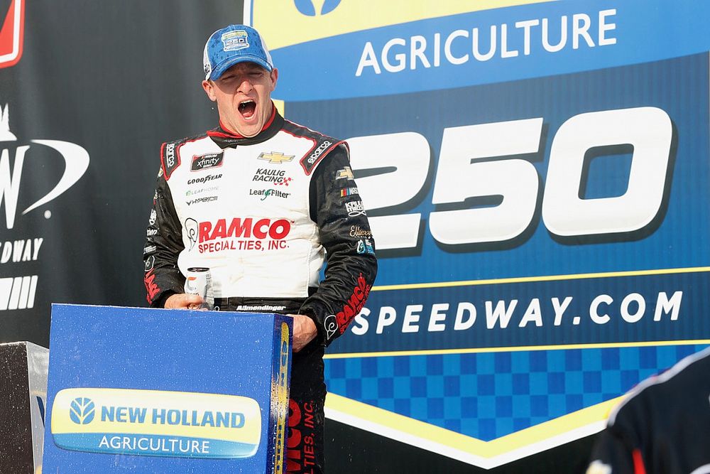 Race winner A.J. Allmendinger, Kaulig Racing, Chevrolet Camaro