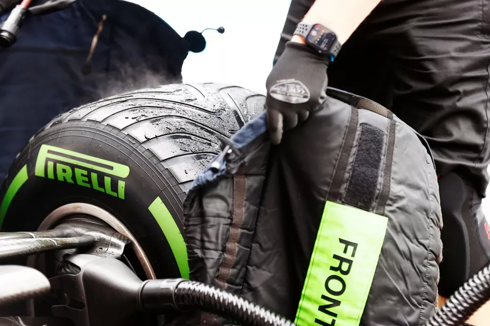 Una gomma intermedia nella termocoperta
