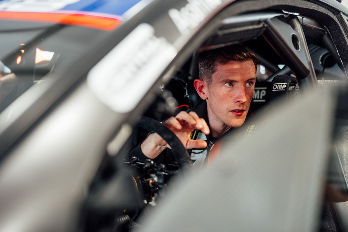 Evans hit with WRC Central Europe penalty for contact with hay bale