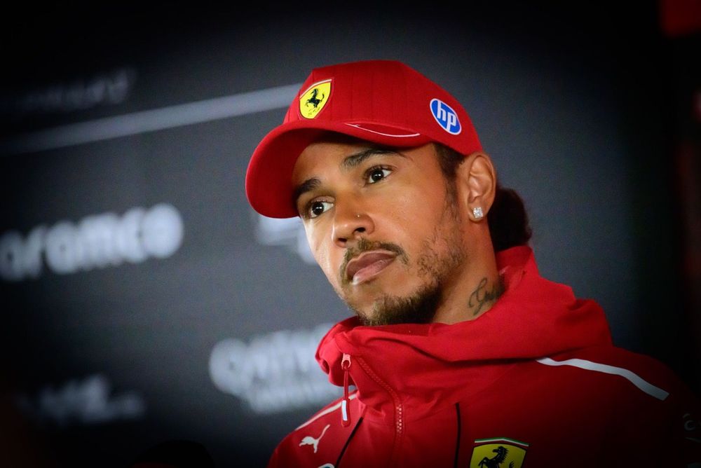 ジャック・ビルヌーブ、ルイス・ハミルトンに痛烈な評価：「契約通りの成果を出せていない」