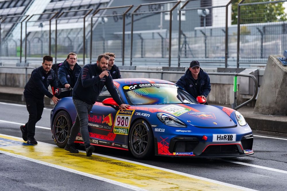 El coche de Max Verstappen, Porsche 718 Cayman GT4