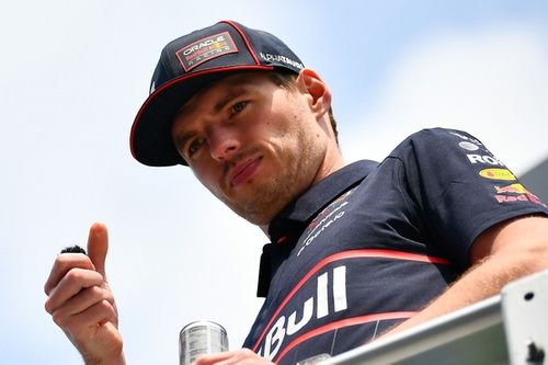 F1: Russell "surpreso" com pedido de desculpas de Verstappen por batida no GP da Espanha