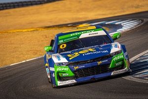 Cacá Bueno estreia no oval de Curvelo e busca manter sequência de pódios na NASCAR Brasil