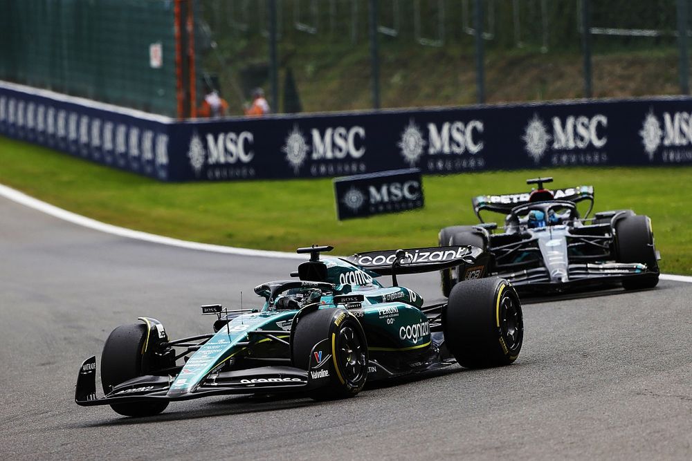 Lance Stroll, Aston Martin AMR23, George Russell, Mercedes F1 W14