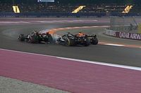 F1 - Treta na Mercedes: Hamilton e Russell batem logo na largada do GP do Catar, mas heptacampeão assume a culpa