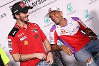 Martín explica por qué repitió el gesto de Bagnaia en Tailandia