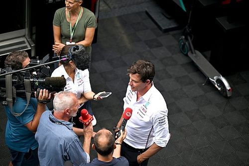 Wolff menosprecia el r&eacute;cord de Verstappen: "Es para la Wikipedia" 