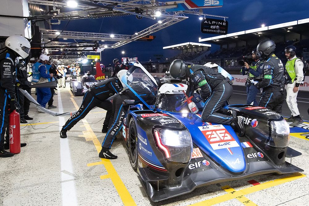 #36 Alpine Elf Team Alpine A480 - Gibson LMP1 of AndrÃ© Negrao, Nicolas Lapierre, Matthieu Vaxiviere