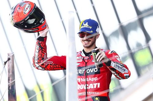 Bagnaia: Rossi y Stoner me han ayudado a ganar en Silverstone