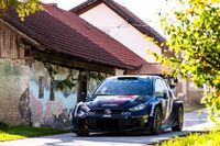 Toyoty szybkie w deszczu, Evans liderem