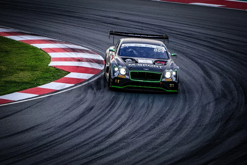 #8 Bentley Team M-Sport Bentley Continental GT3: Alex Buncombe, Seb Morris, Oliver Jarvis