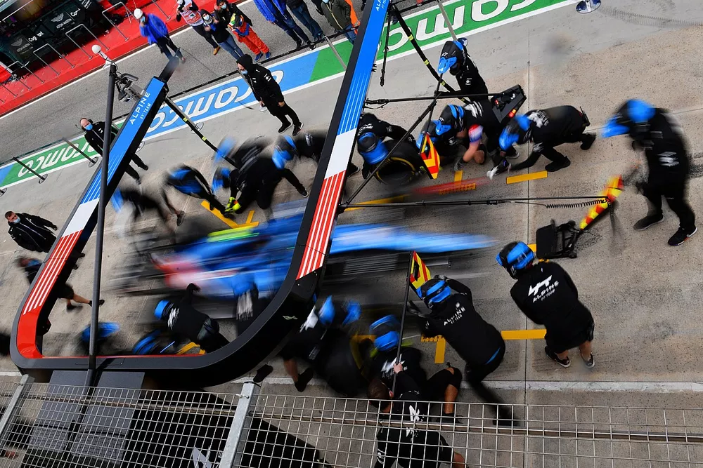 Simulation d'arr&ecirc;t au stand chez Alpine