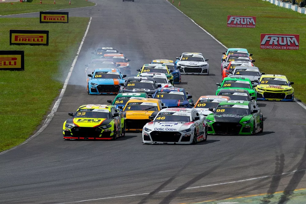 Largada da NASCAR Brasil Sprint Race