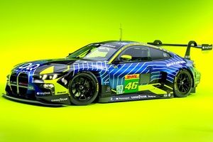 Azul metalizado y amarillo neón en el BMW de Valentino Rossi para 2025