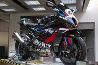 BMW M 1000 RR Champion Edition: &iexcl;repleta de carbono!