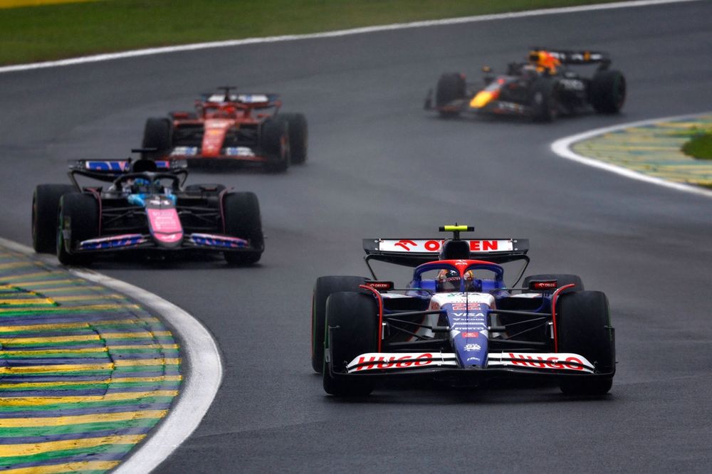 スパーク speak 1/18 vcarb01 角田裕毅 2024 サウジ 角田 裕毅