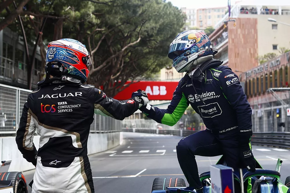 Mitch Evans, Jaguar Racing, 2nd position, congratulates winner Nick Cassidy, Envision Racing in parc ferme
