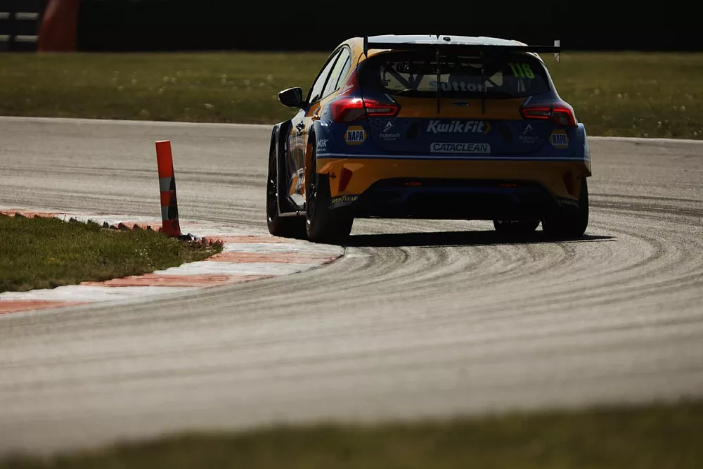 Ashley Sutton, NAPA Racing UK Ford Focus ST  
