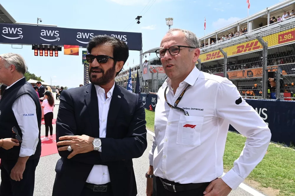 Mohammed bin Sulayem, President, FIA, Stefano Domenicali, CEO, Formula 1, on the grid