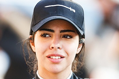 Ellepték a női versenyzők a Formula E-t