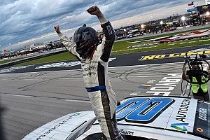 Custer gana en Texas con un dram&aacute;tico rebase a Reddick